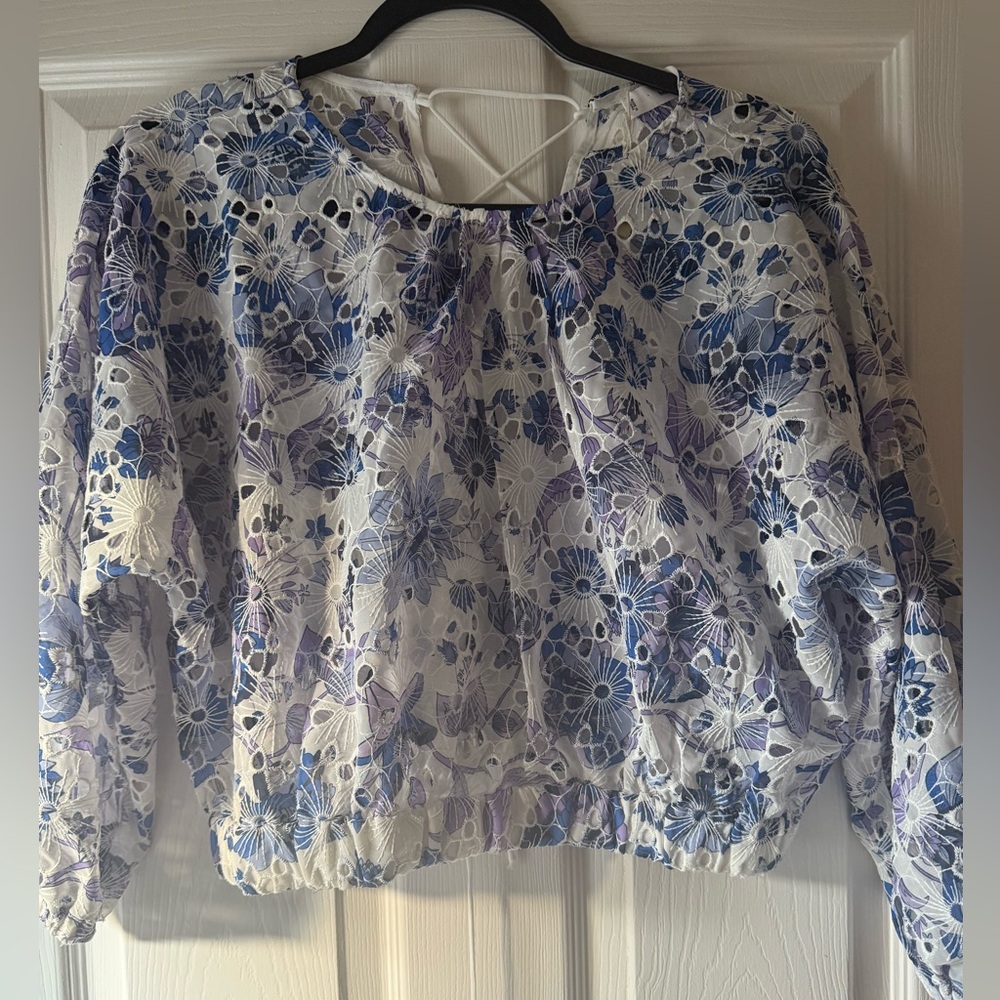 MNG cut out design cropped elastic bottom top NWOT lace up back size 8 (eu L)